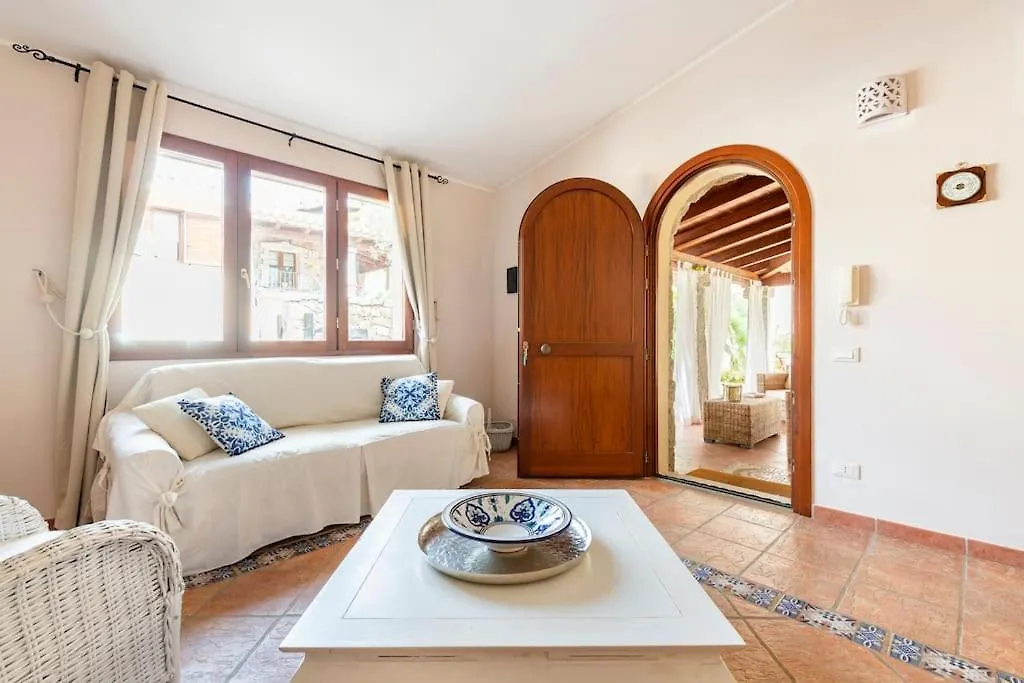 Prestigiosa Villa A Chia - Parcheggio Riservato